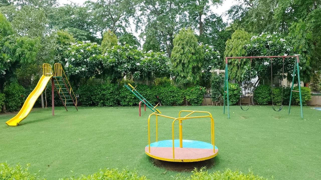 Hotel Goa Country Club Gurgaon Exterior foto