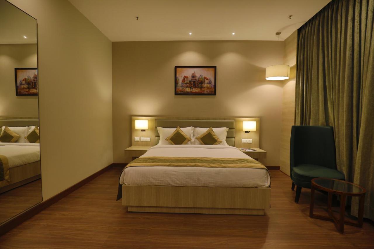 Hotel Goa Country Club Gurgaon Exterior foto