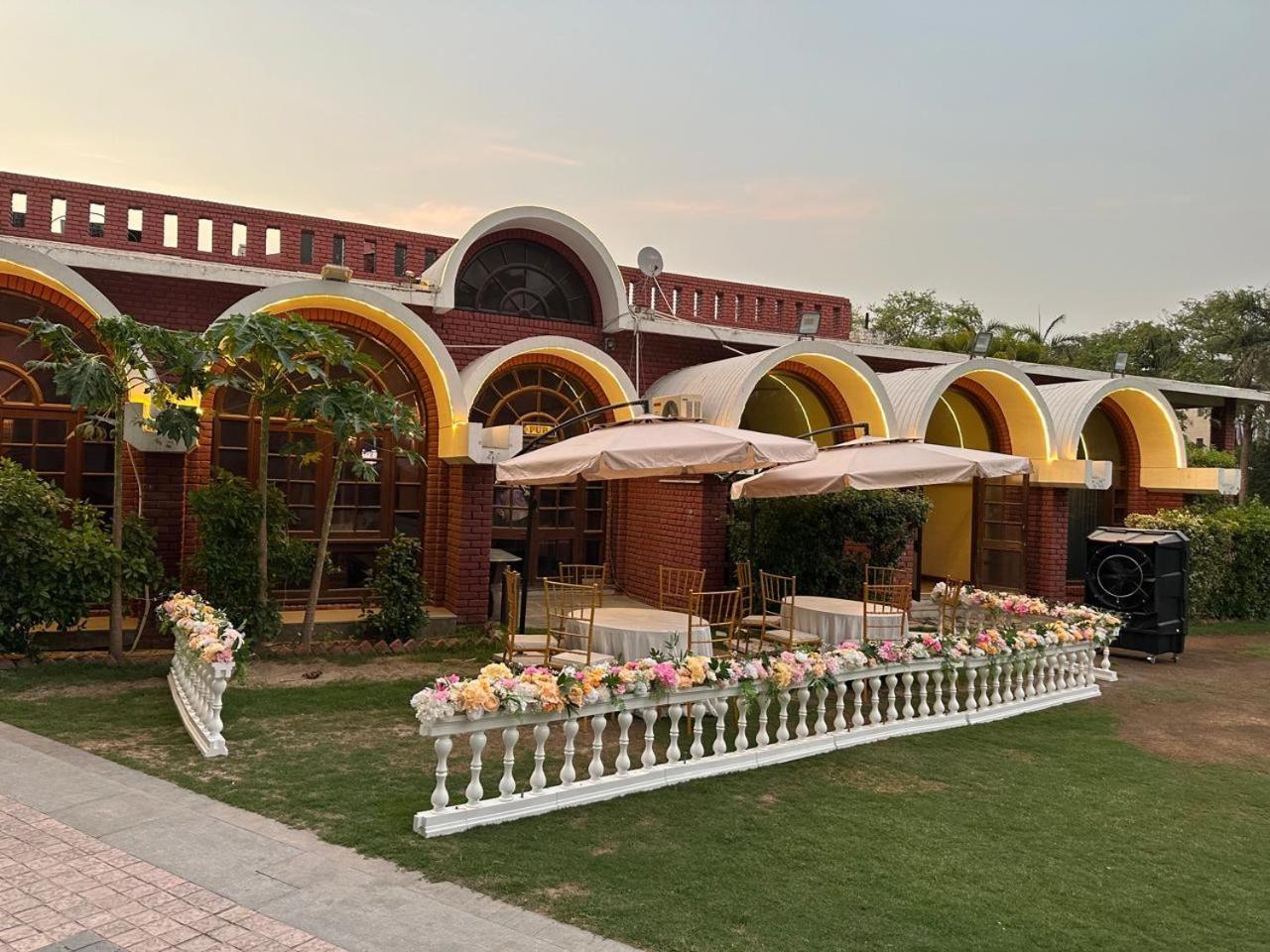 Hotel Goa Country Club Gurgaon Exterior foto