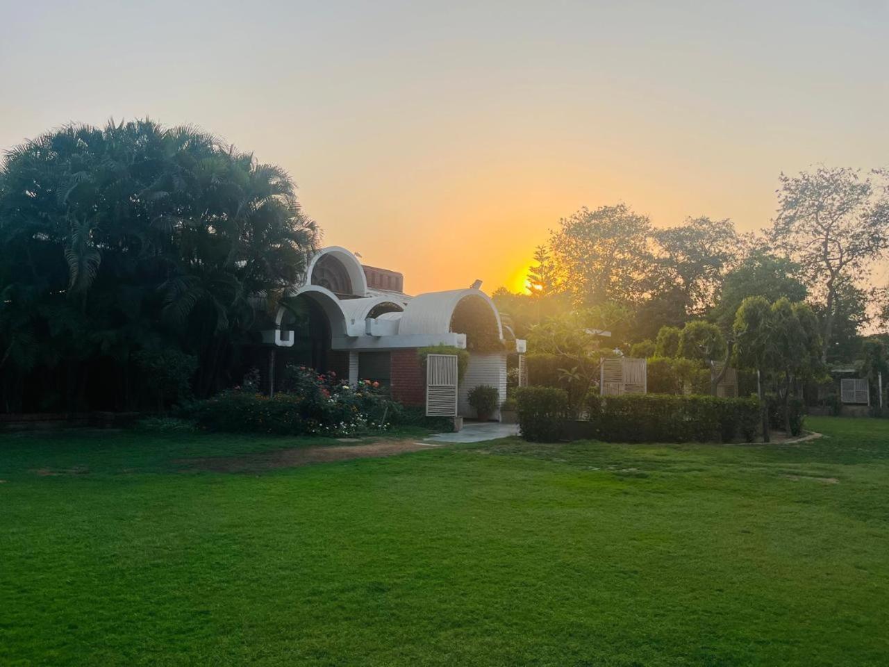 Hotel Goa Country Club Gurgaon Exterior foto